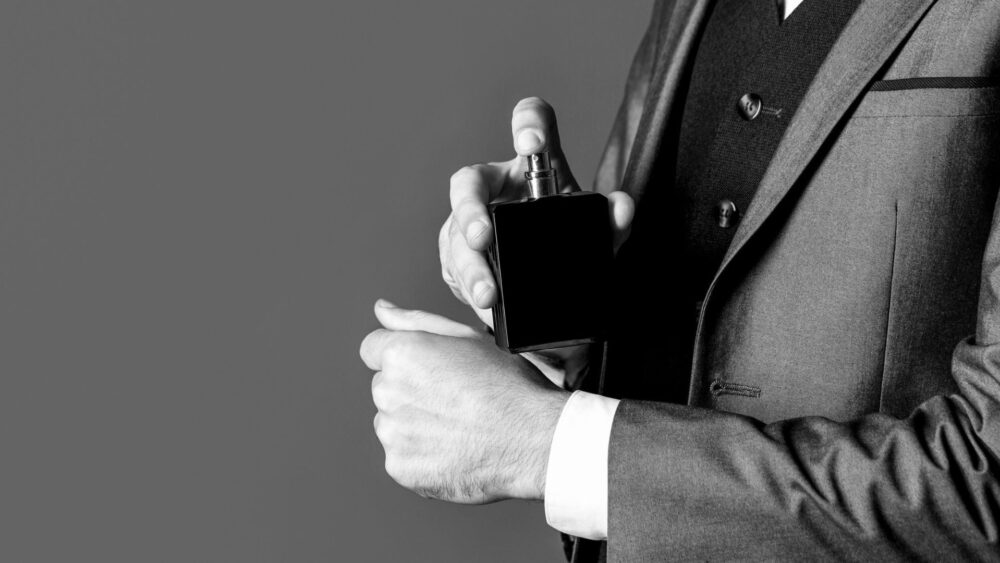 Perfumy męskie w sieci – sztuka wyboru idealnego zapachu bez wychodzenia z domu